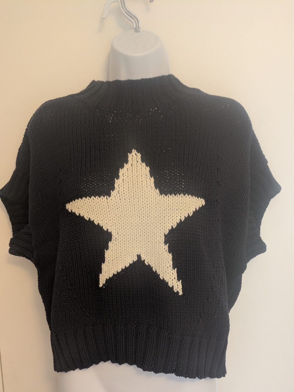Maeve Navy Blue Short-Sleeve Sweater with Cream Star Womens Size Medium